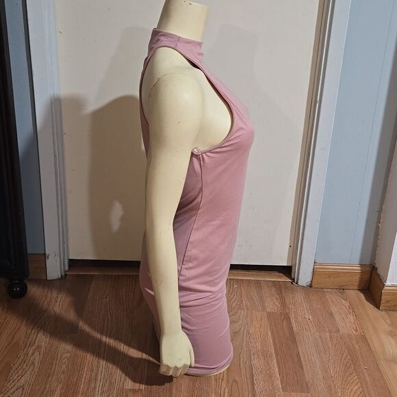 Elegant Pink Sleeveless Dress - Picture 4 of 14